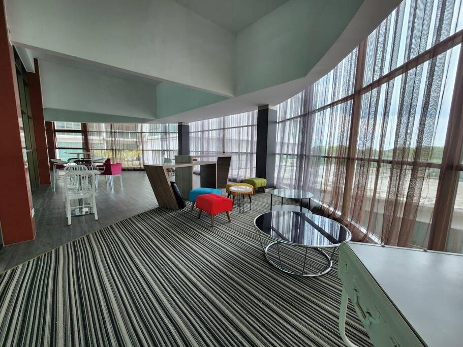 ג'והור בהרו 2-4 Pax Spacious Living @ Mount Austin, Jb #02 מראה חיצוני תמונה