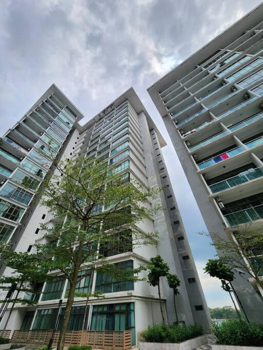 ג'והור בהרו 2-4 Pax Spacious Living @ Mount Austin, Jb #02 מראה חיצוני תמונה